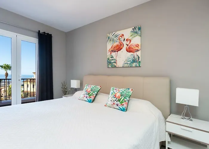 Del Duque Villa Chayofa